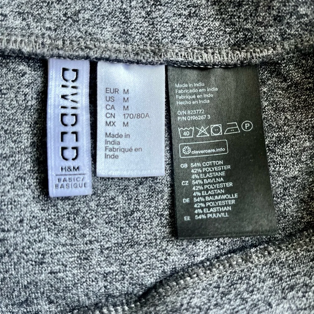 ❌SOLD❌💠3/$10 H&M Divided Jersey Skirt Medium - Picture 5 of 6